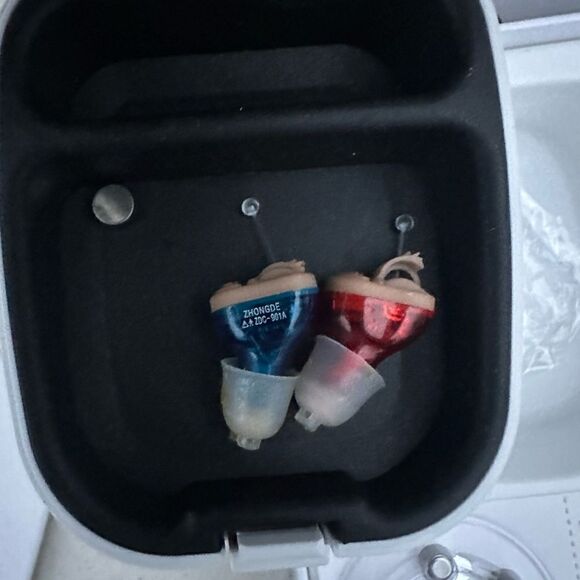 HearTech Labs CIC Hearing Aids with case, Gently Used - Picture 3 of 5